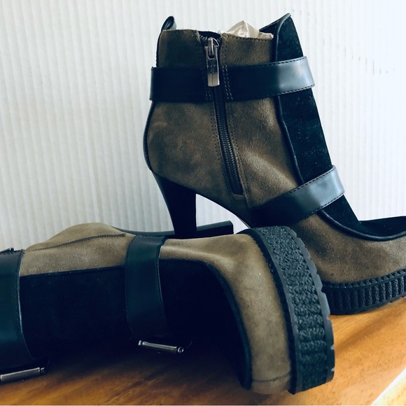 ✨BCBG - 👁️KICKASS Stunners✨Warner Booties - Genuine Leather/Suede Booties!✨ - Picture 3 of 7